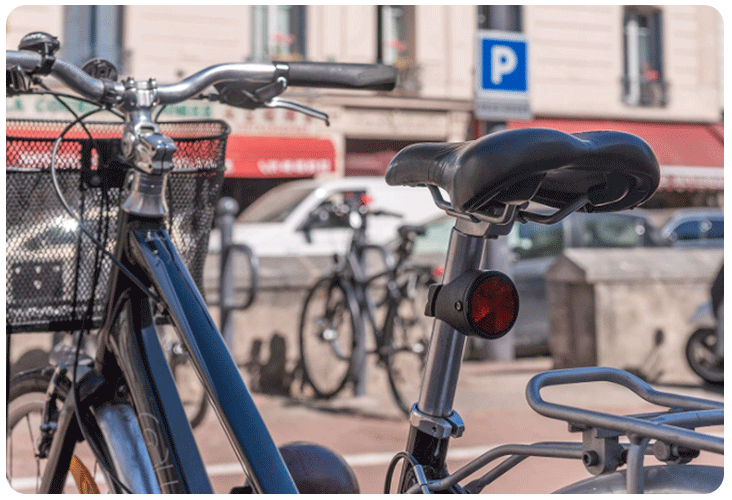 Invoxia Bike Tracker fixé sur un bicyclette