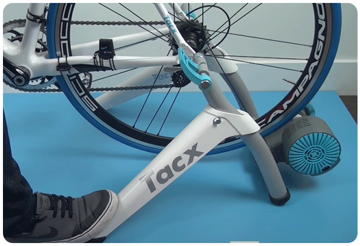 Installation d'un vélo sur le Tacx Flow Smart