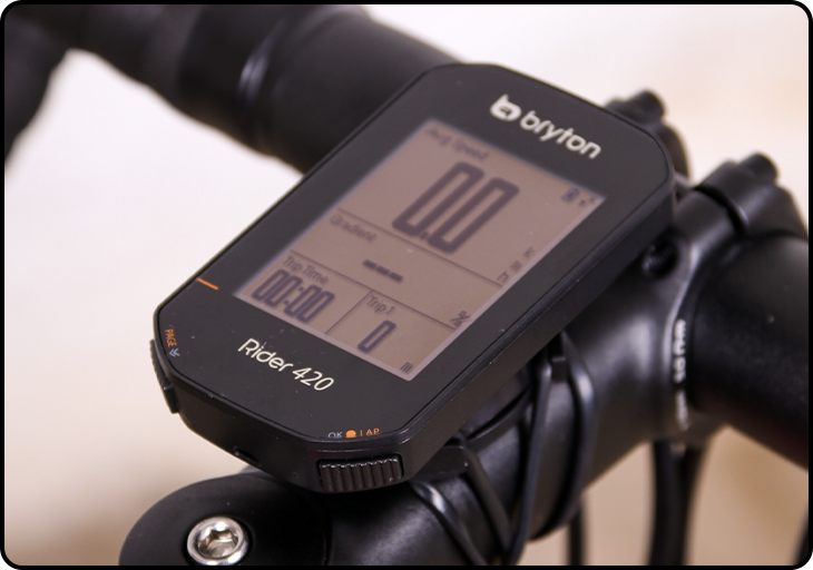 Le compteur Bryton 420 dispose de quatre boutons ergonomiques et pratiques