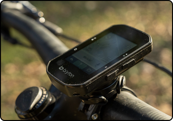 Le compteur GPS Bryton Rider S500 d'un écran tactile mais aussi de boutons physiques