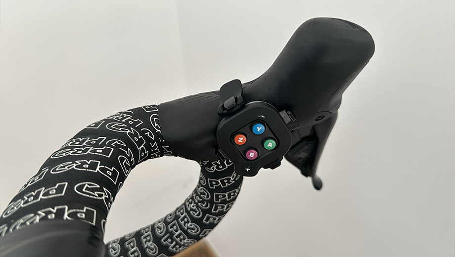 Installation des manettes Zwift Click avec le Van Rysel D100